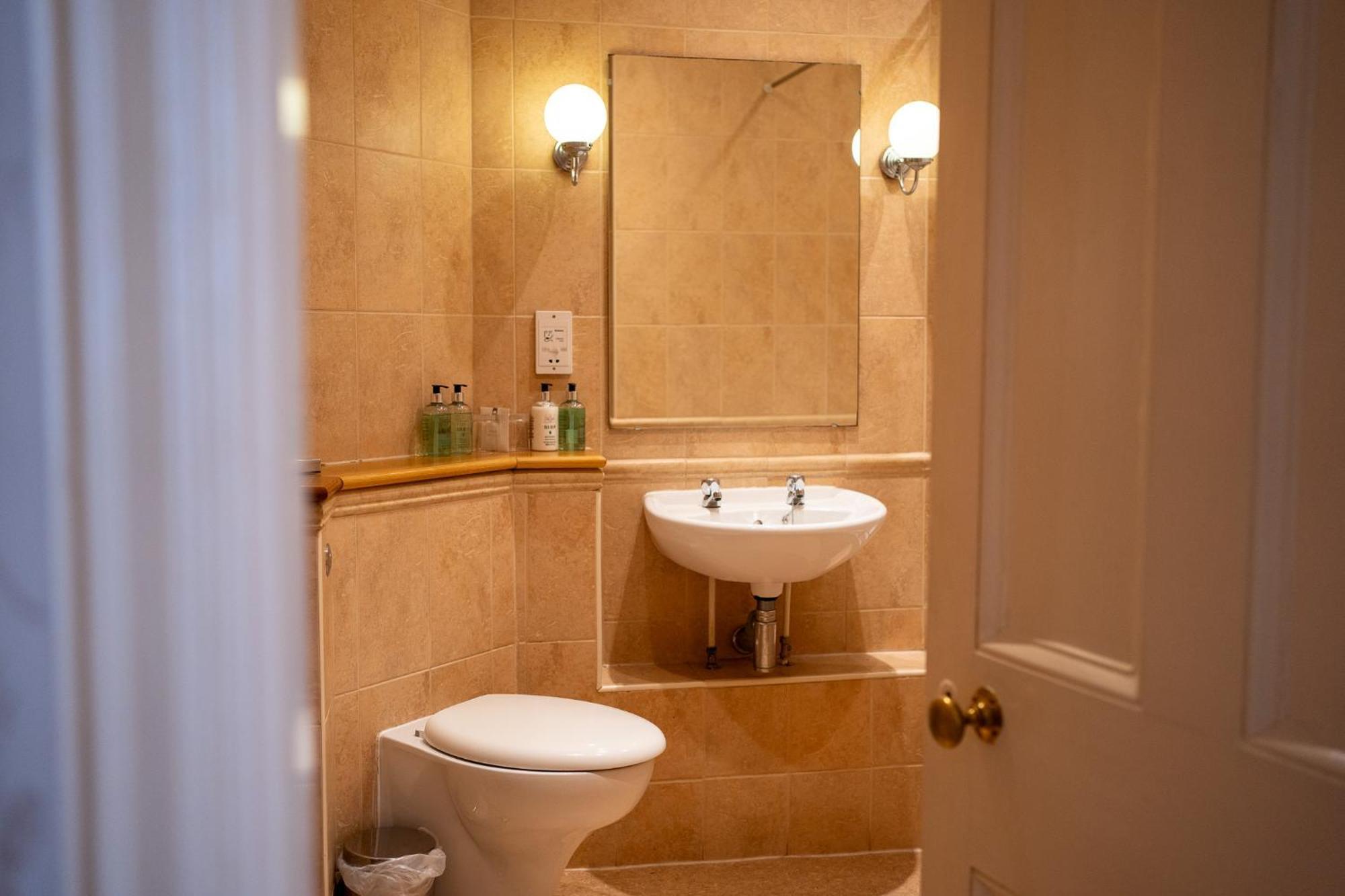 The Royal Lion Hotel Lyme Regis Habitación foto